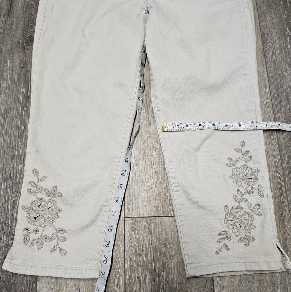 Code Bleu Chelsea Cropped Jeans White Cream Stretch Denim Women's 8 Casual - Picture 2 of 6